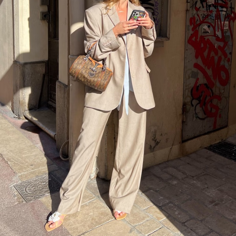 Djerf Avenue Favorite Pants - Picture 2 of 11